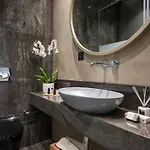 Veneri Boutique Hanya