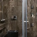 Veneri Boutique شقة فندقية 4*